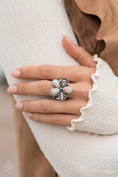 Simply Santa Fe Fashion Fix Set July 2023